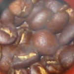 いる・いるでコーヒー豆を焙煎中